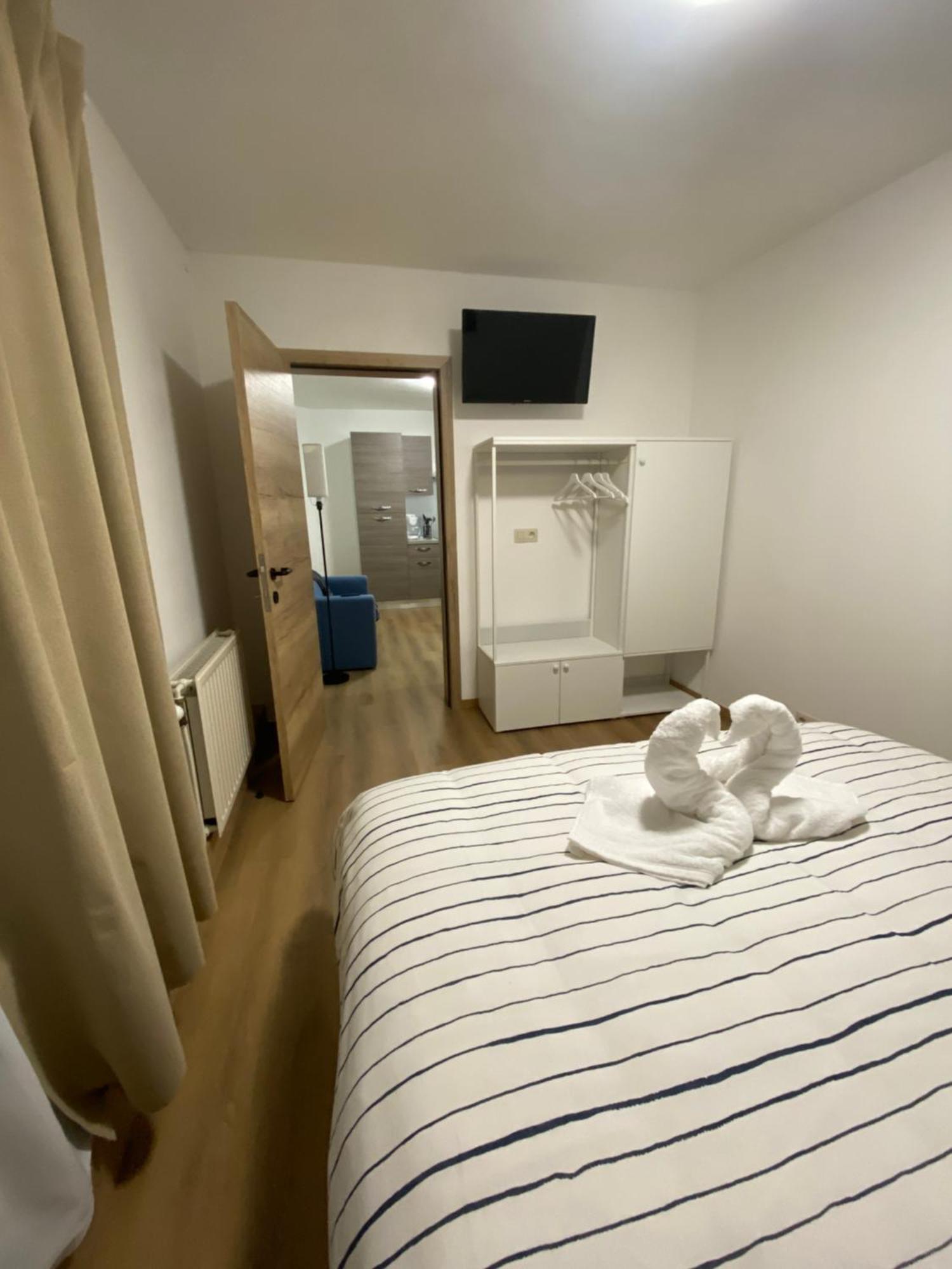 1-d011 Superbe Spacieux Tres Calme Apartment Charleroi